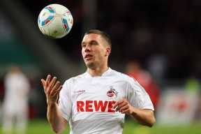 Ac米兰俱乐部官网-东亚杯中国青年队惨败 球迷期待重振旗鼓，中国队东亚杯冠军