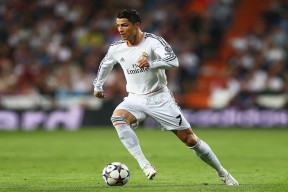 ac米兰中文官方网站-中超裁判组表现引专家点评，中超裁判名单个人简介